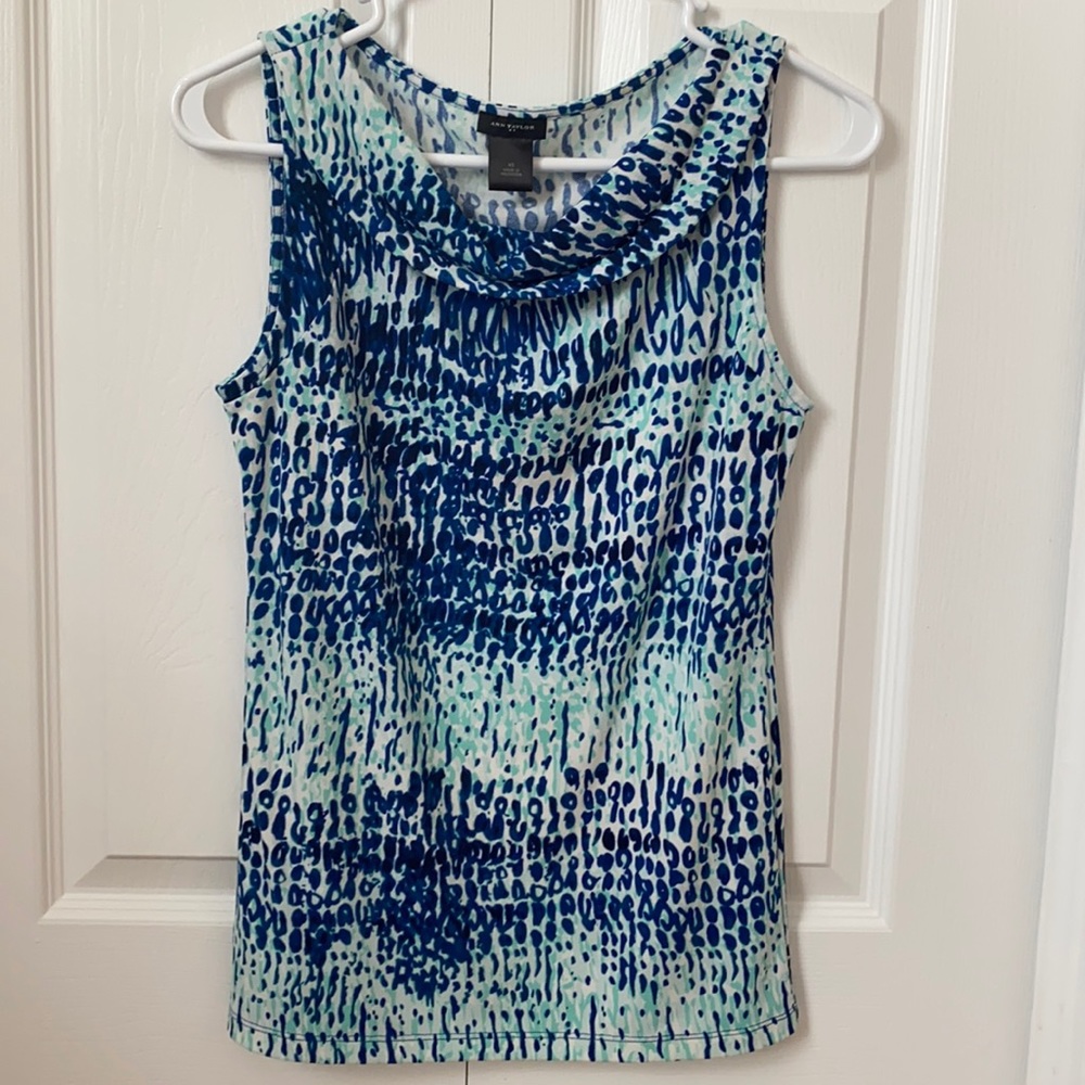 3/$10 ❤️❤️❤️ Ann Taylor Sleeveless Top